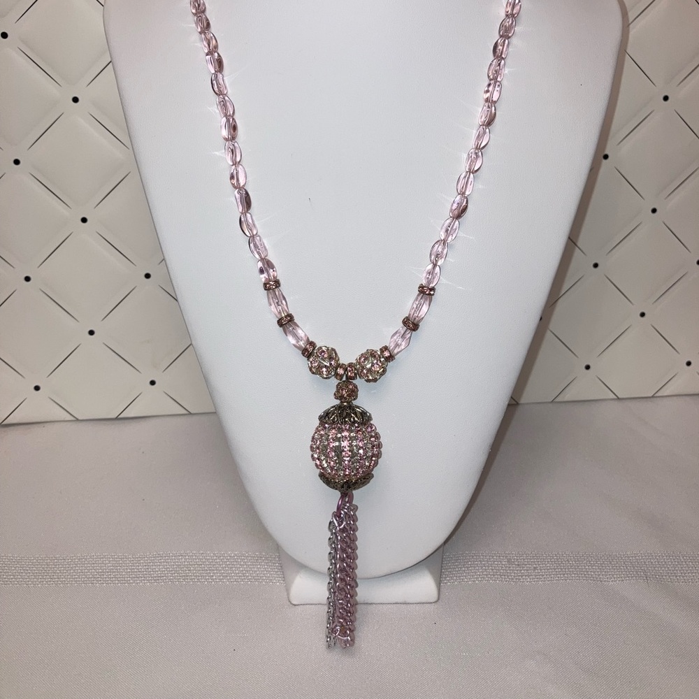 Beaded pink necklace ❤️